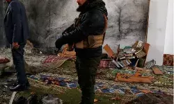 मस्जिद में बम ब्लास्ट में 8 लोगों की मौत के बाद हिंसा का नंगा नाच