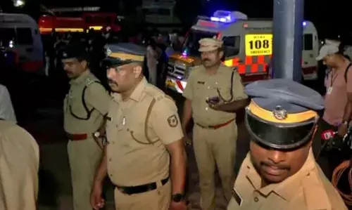 संगीत कार्यक्रम में उमड़ी भारी भीड़- आधा दर्जन लोगों का घुट गया दम