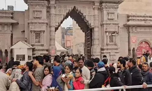 नए साल पर भगवान की शरण- अयोध्या काशी में 2 किमी लाइन- खाटू श्याम में..