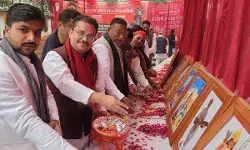 महापुरुषों की तस्वीर सपा कार्यालय लाने का संकल्प हुआ पूर्ण- हुई गोष्ठी