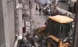 मस्जिद के बाहर पुलिस पर पथराव करने वालों के घर अब गरजे बुलडोजर