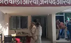 एंबुलेंस में रखा सिलेंडर गर्भवती पर गिरा-डिलीवरी कराते ही बच्चों की मौत एंबुलेंस में रखा सिलेंडर गर्भवती पर गिरा-डिलीवरी कराते ही बच्चों की मौत