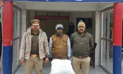 ऑपरेशन सवेरा-10 लाख के गांजे के साथ तस्कर गिरफ्तार-कैंटर भी.. ऑपरेशन सवेरा-10 लाख के गांजे के साथ तस्कर गिरफ्तार-कैंटर भी..