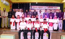 सांस्कृतिक कार्यक्रमों के संग यातायात माह का शुभारंभ-स्कूलों में हुए..