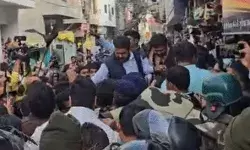 दूषित पानी और मौतों को लेकर कांग्रेस व भाजपा आमने सामने- दोनों तरफ से दूषित पानी और मौतों को लेकर कांग्रेस व भाजपा आमने सामने- दोनों तरफ से