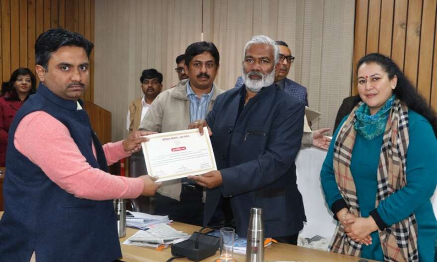 भ्रष्टाचार व दलाली की शिकायत पर परिवहन अफसरों  पर होगी सख्त कार्रवाई - स्वतंत्र देव सिंह