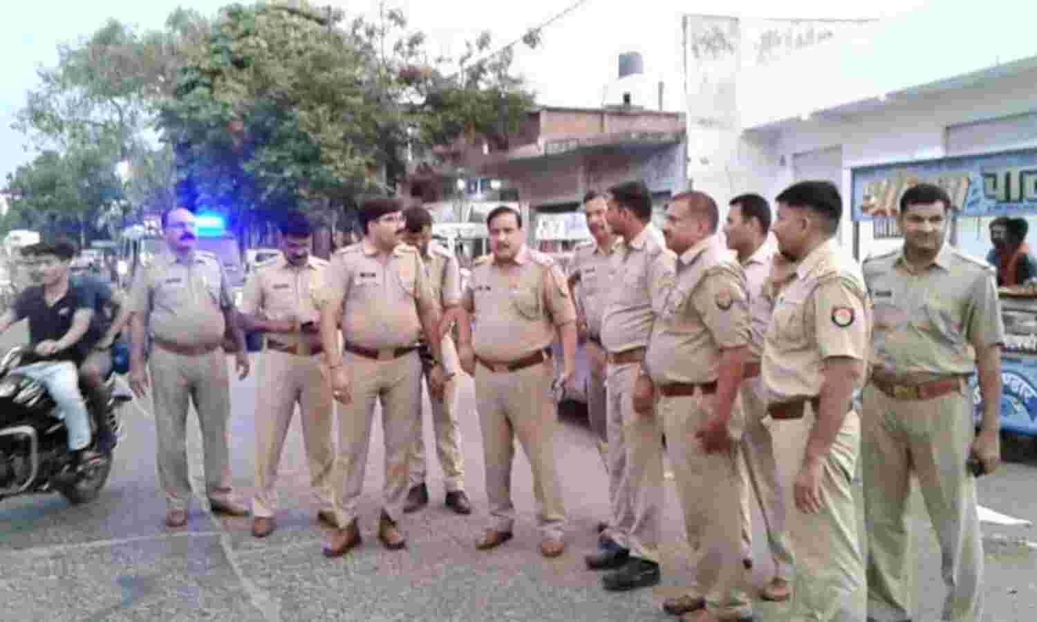 खतौली थाना प्रभारी हरशरण शर्मा ने चलाया चेकिंग अभियान
