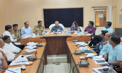 अपर मुख्य सचिव आलोक सिन्हा ग्रामीणों की समस्याओ के निस्तारण के निर्देश दिये