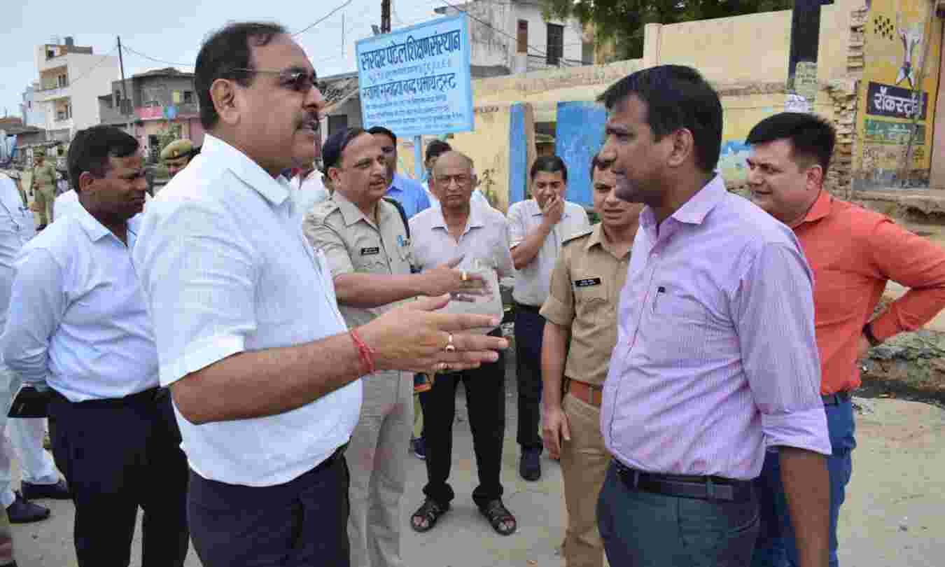 जिलाधिकारी ने वरिष्ठ पुलिस अधीक्षक के साथ किया कांवड मार्ग का निरीक्षण