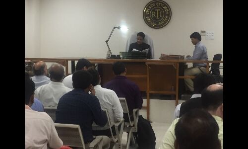 वन विभाग के अधिकाारियों के साथ सूचना आयुक्त हाफिज उस्मान ने समीक्षा बैठक