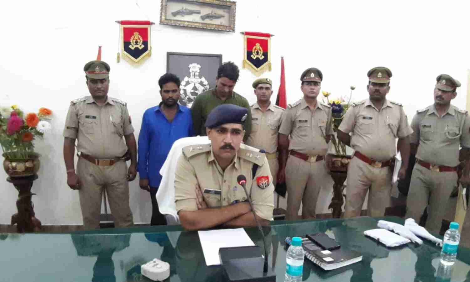 चरथावल पुलिस ने दो वाहन चोर दबोचे