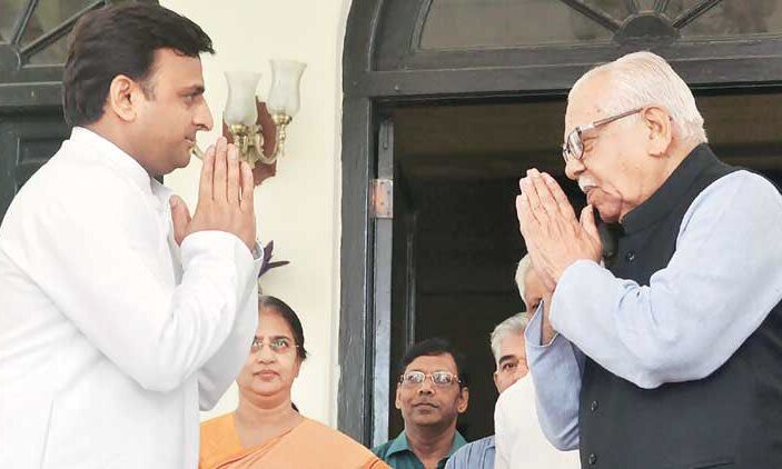 कानून व्यवस्था पर राज्यपाल से मिले अखिलेश, आरोप-प्रदेश में कानून नाम की चीज नहीं