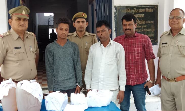 सिखेड़ा पुलिस ने शराब निकाल रहे दो लोगो को दबोचा