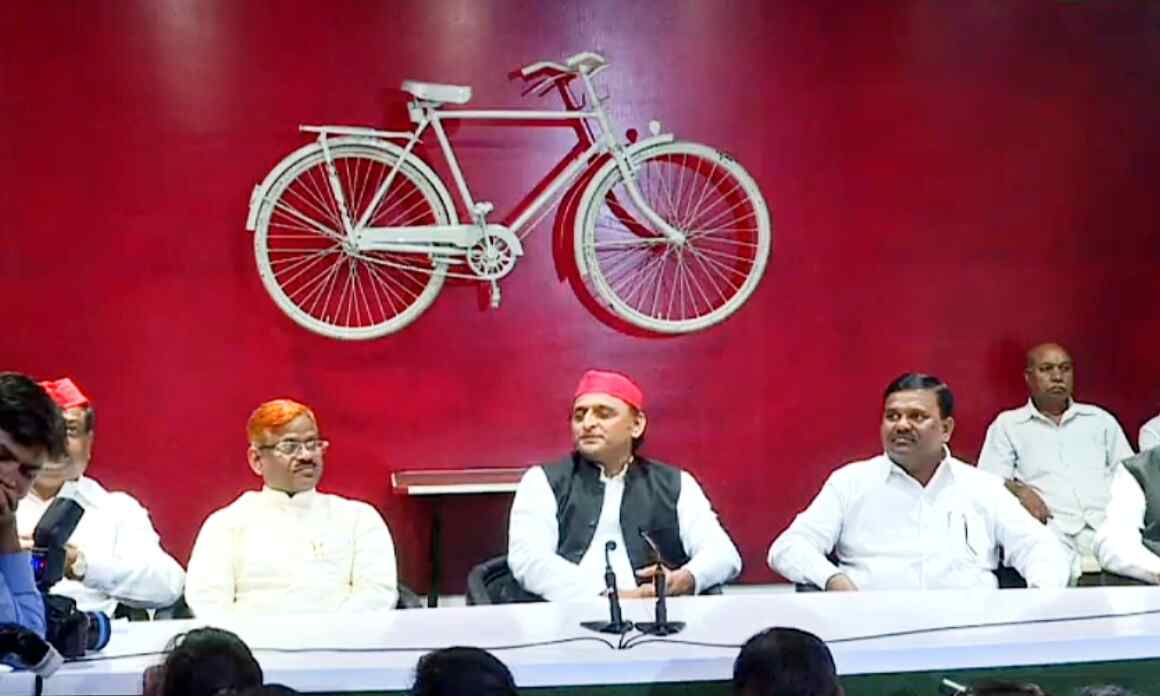 Live ~ समाजवादी पार्टी अध्यक्ष अखिलेश यादव की प्रेस वार्ता