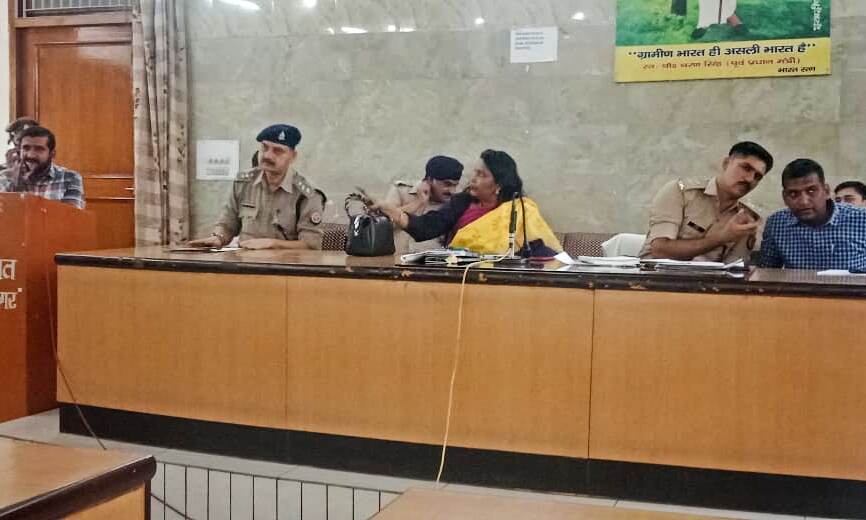 ईद उल अज़हा का त्यौहार  मिलजुल कर  मनाने की  कलेक्टर और कप्तान की कोशिश