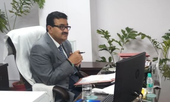 लाॅक डाउन की स्थिति  में औद्योगिक इकाइयों से मज़दूरों के वेतन भुगतान कराया जा रहा है : नवनीत सहगल
