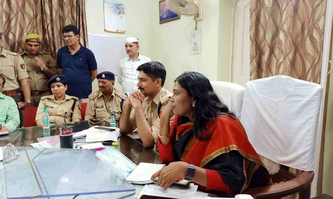 स्कूली बच्चो की सुरक्षा सर्वोपरि है, उसका पूर्ण ध्यान रखा जायेगा : जिलाधिकारी