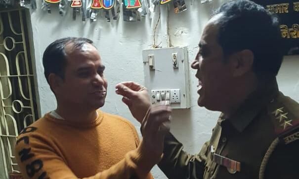 आईपीएस अभिषेक का अभियान- एसआई दीपक ने मनाया जीवन का पहला बर्थ डे