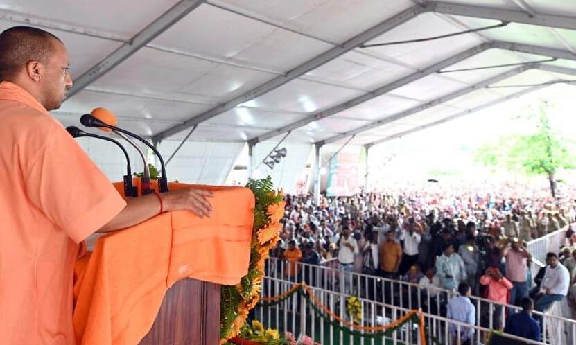 राज्य सरकार बिना भेद-भाव के गरीब व पिछड़े लोगों के उत्थान के लिए हर सम्भव कार्य कर रही है : योगी आदित्यनाथ