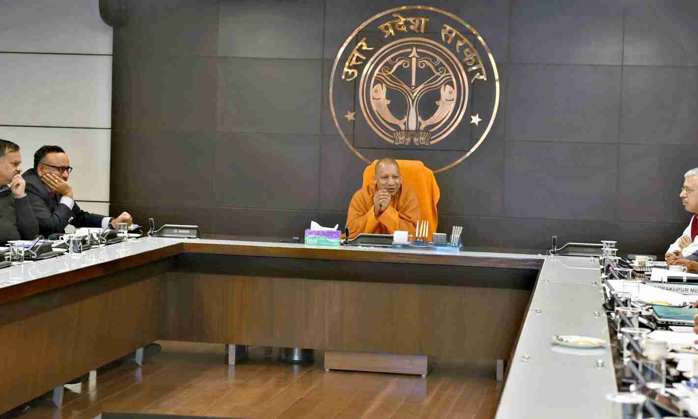 अवैध और अनधिकृत निर्माण में व्यावहारिकता के आधार पर शमन शुल्क लेते हुए कार्यवाही की जाए : मुख्यमंत्री