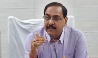 अधिकारी समय से अपने कार्यालयों में बैठकर जनसमस्याओं का करें निस्तारण : जिलाधिकारी
