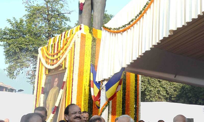 राष्ट्र ने डॉ. भीमराव अम्बेडकर के 62वें महापरिनिर्वाण दिवस पर श्रद्धांजलि दी