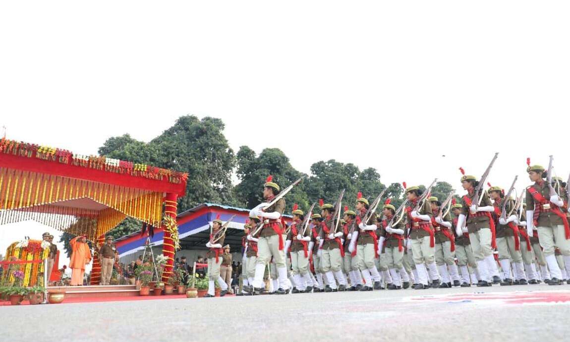 मुख्यमंत्री योगी आदित्यनाथ ने महिला रिक्रूट आरक्षियों की दीक्षान्त परेड की सलामी ली