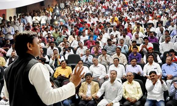 केन्द्र और राज्य सरकार की लचर नीतियों की वजह से बेकारी बढ़ती जा रही है :अखिलेश यादव