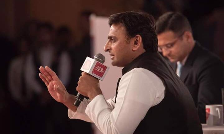 लोकतंत्र लोकलाज से चलता है झूठ और दबंगई से नहीं :अखिलेश यादव