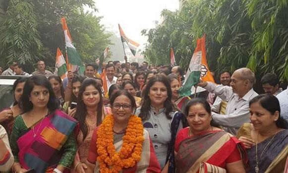 अंजू अग्रवाल ने कांग्रेस से मुजफ्फरनगर नगरपालिका अध्यक्ष प्रत्याशी के लिए पर्चा दाख़िल किया
