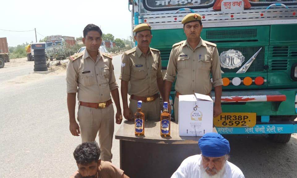 शामली पुलिस ने 3 अभियुक्तों को अरेस्ट कर 8 हजार लीटर शराब की बरामद