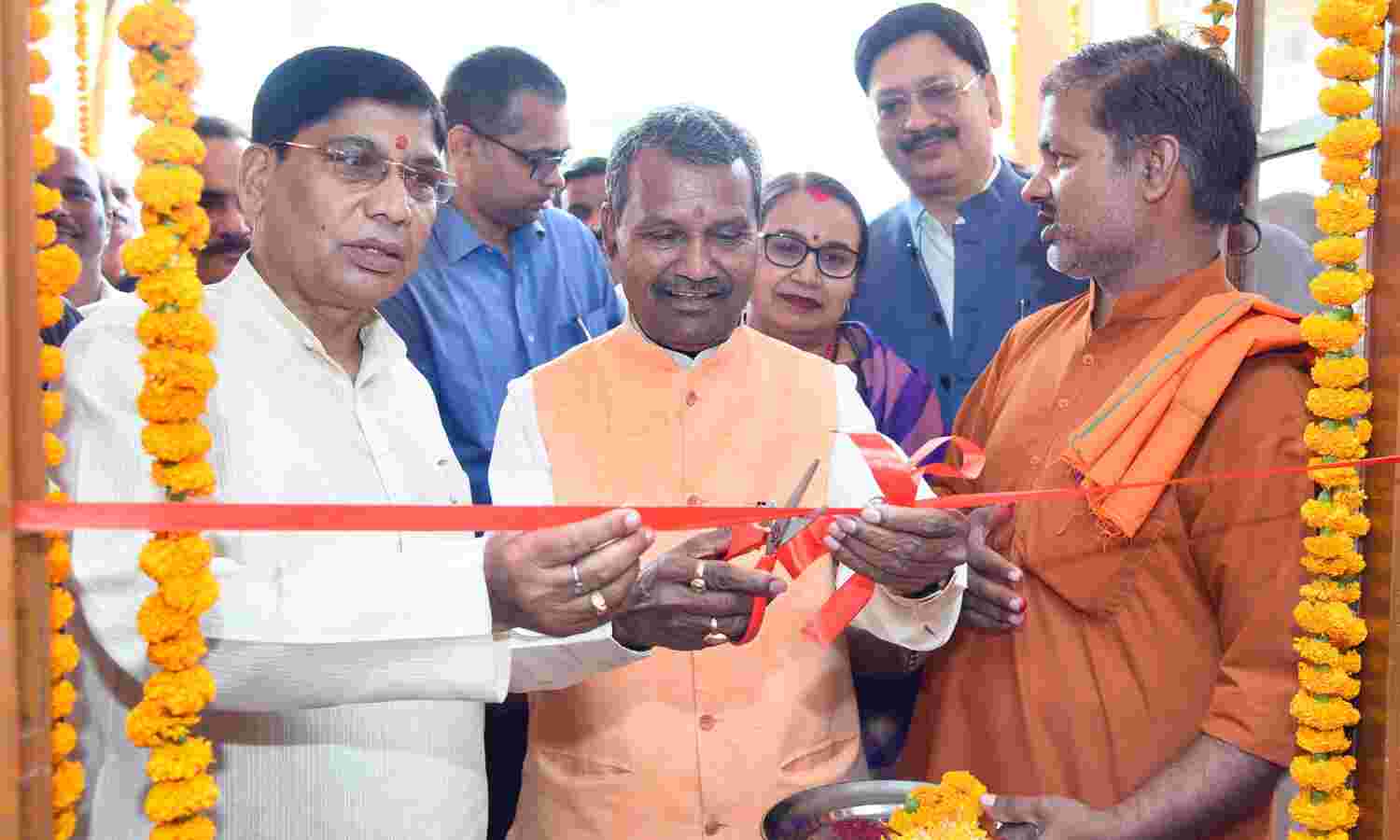निदेशालय जनजाति विकास विभाग कार्यालय भवन का किया शुभारम्भ