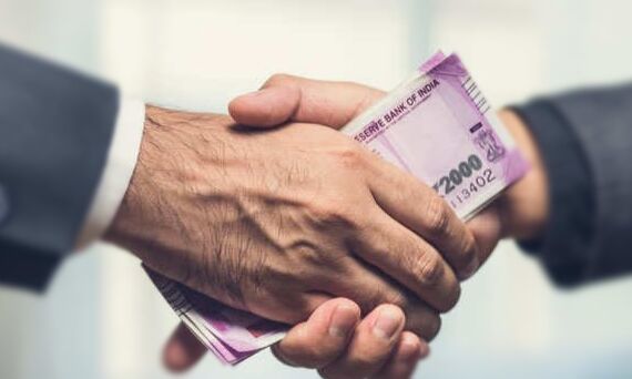 भ्रष्ट कर्मचारियों की हर महीने सूची बना कर छंटनी करेगी केंद्र सरकार