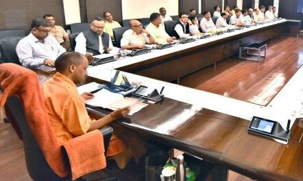 सड़क मरम्मत निर्माण  के कार्य के टेण्डरों की  ऑडिट/जांच  कराने के मुख्यमंत्री ने दिये निर्देश
