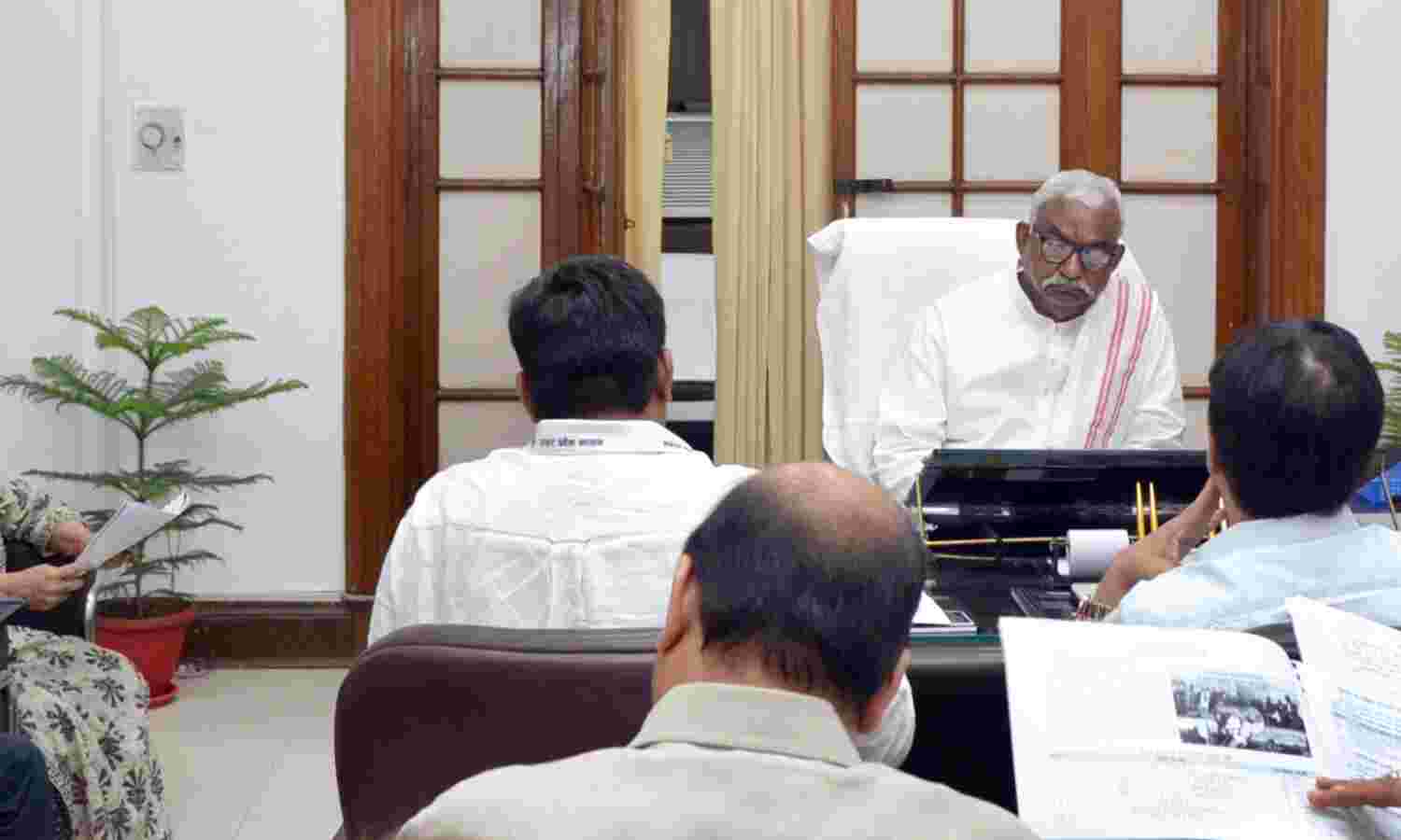 किसानों के कल्याण की योजनाओं के क्रियान्वयन में लापरवाही बर्दाश्त नहीं होगी - श्रीराम चैहान