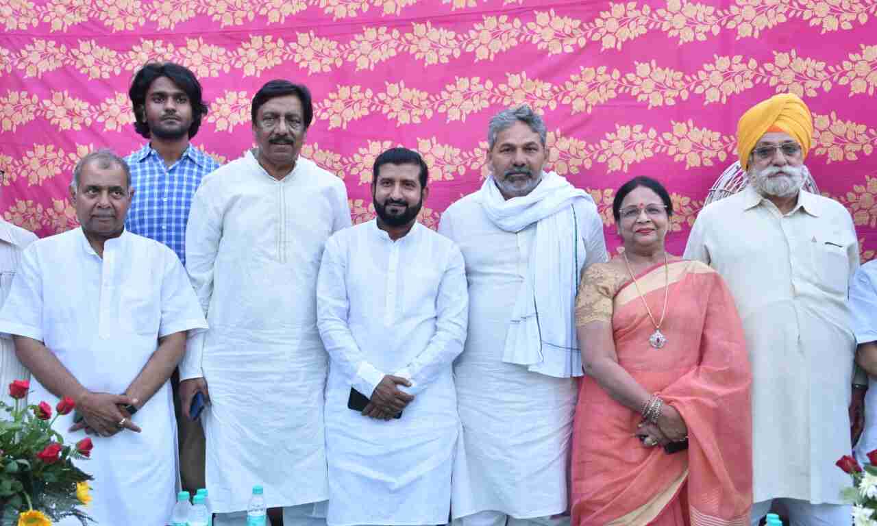 शहर के सितारों ने की पैगामे ए इंसानियत के ईद मिलन समारोह में शिरकत
