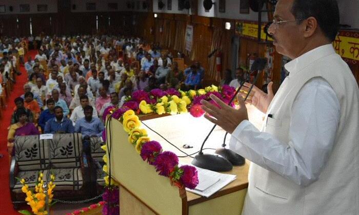 स्कूली वाहनों पर चालक एवं विद्यालय के टेलीफोन नम्बर अंकित किये जाय :डा० दिनेश शर्मा
