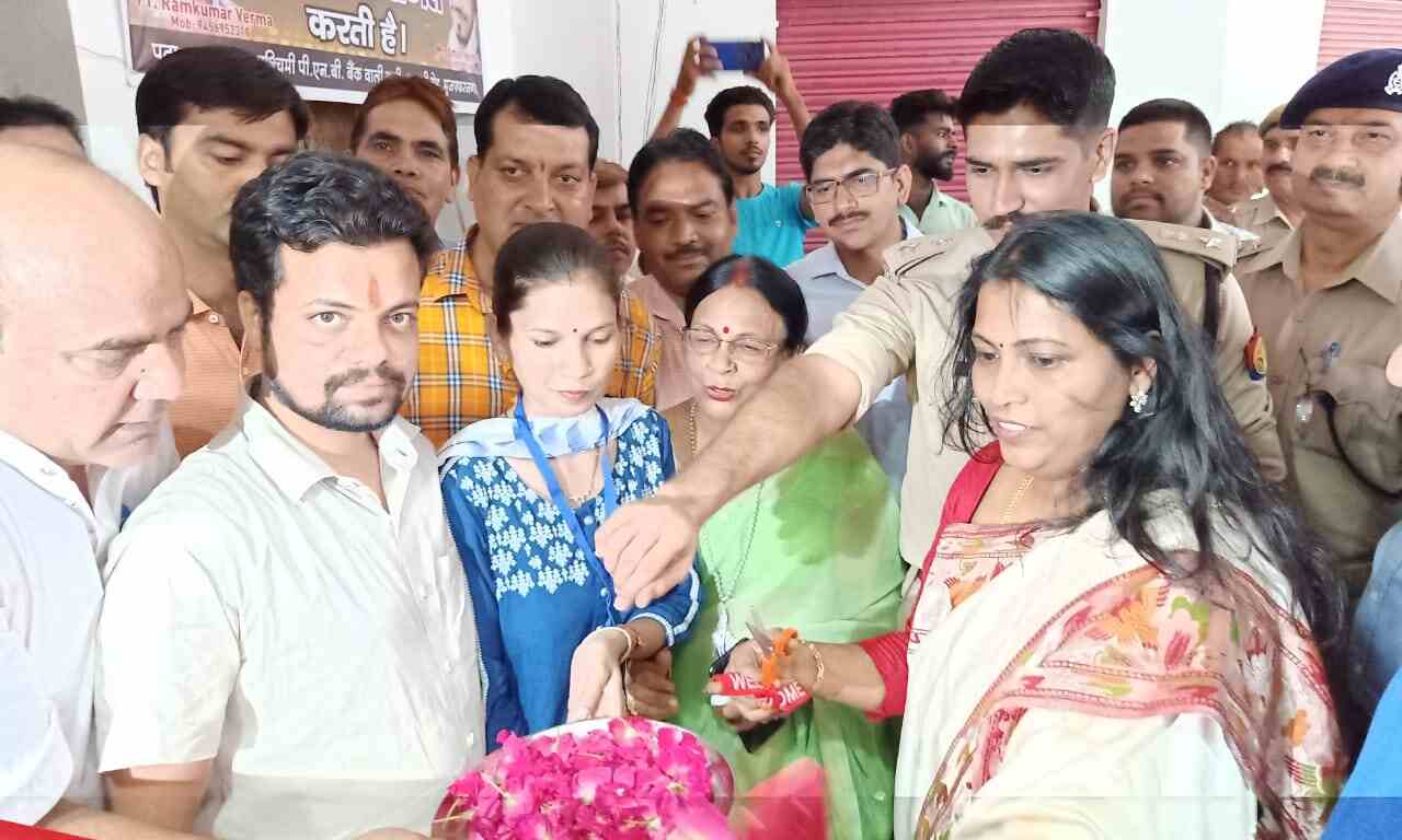 जिलाधिकारी व एसएसपी ने पैदल भ्रमण कर परखी कांवड मार्ग की व्यवस्थाएं