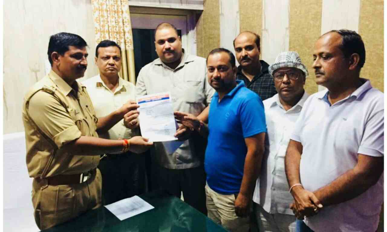 सांसद अनुप्रिया पटेल पर अशोभनीय टिप्पणी किए जाने पर अपना दल ( एस ) के कार्यकर्ताओं में रोष