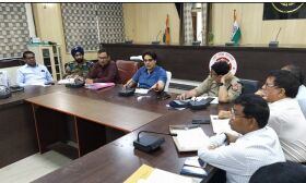डीएम ने बाढ़ से राहत व बचाव कार्यों के लिए विभागों द्वारा की गई तैयारियों की समीक्षा की