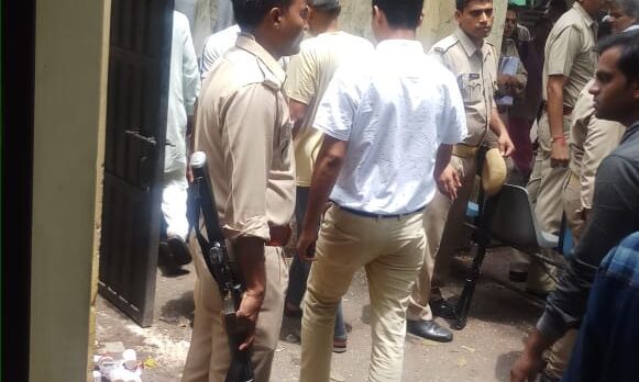 कोर्ट परिसर मुख्य गेट पर लगेज स्क्रीनिंग शुरू