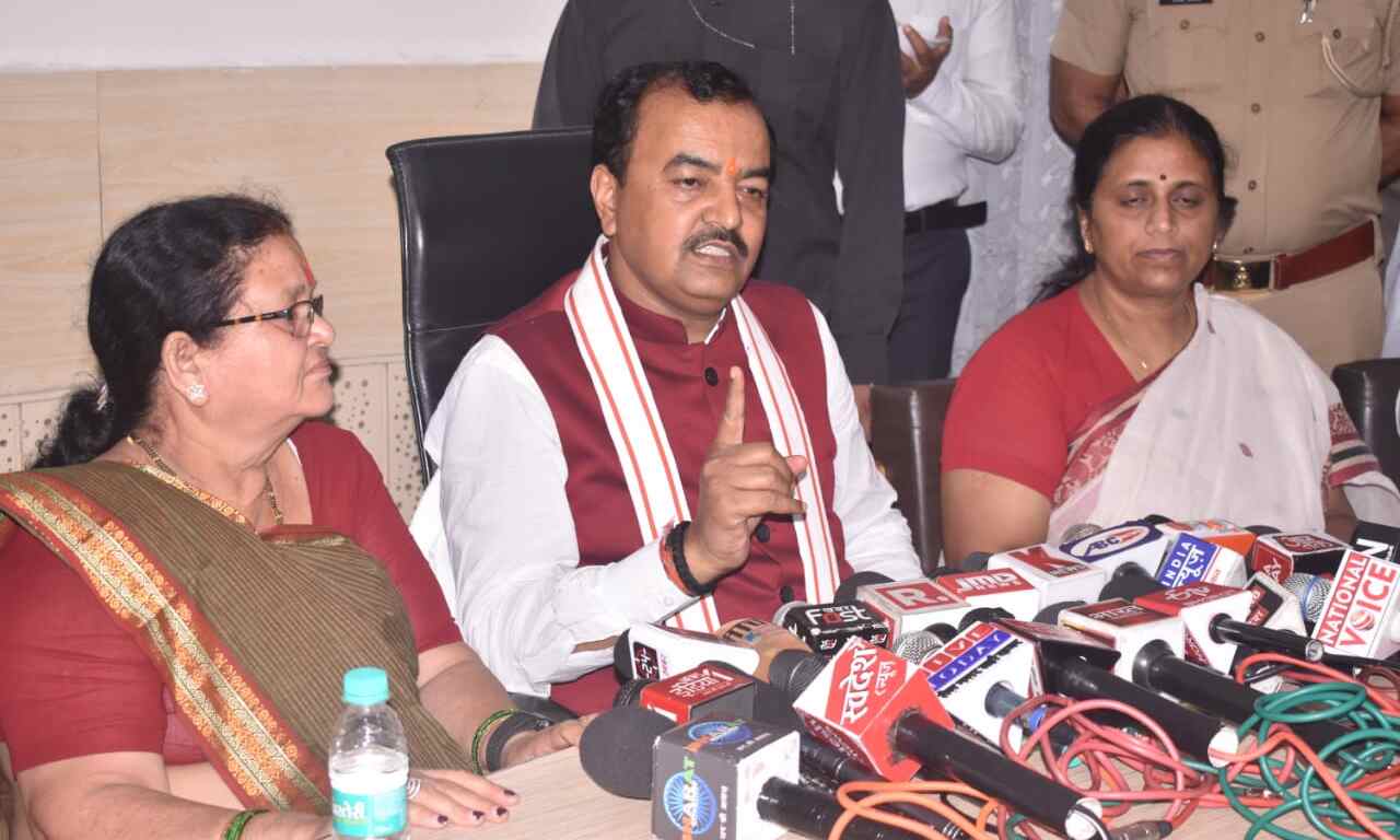 निर्माणाधीन परियोजनाओं को शीघ्र पूरा किया जाए - उपमुख्यमंत्री