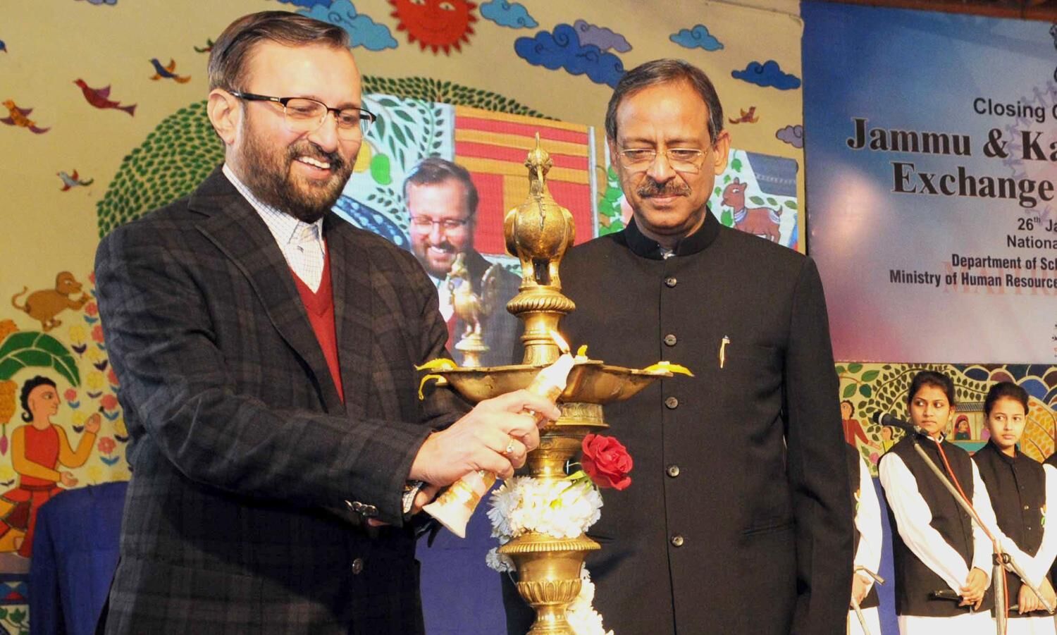 जम्‍मू-कश्‍मीर के युवाओं को बाकी देश से जोड़ना है और भाईचारे तथा सद्भाव को बढ़ावा देना है