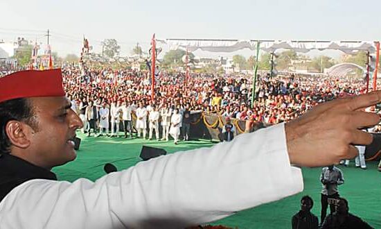 सांप्रदायिक गठजोड़ के विरूद्ध लोकतांत्रिक और प्रगतिशील ताकतों की एकजुटता ने भाजपा में हताशा पैदा कर दी है