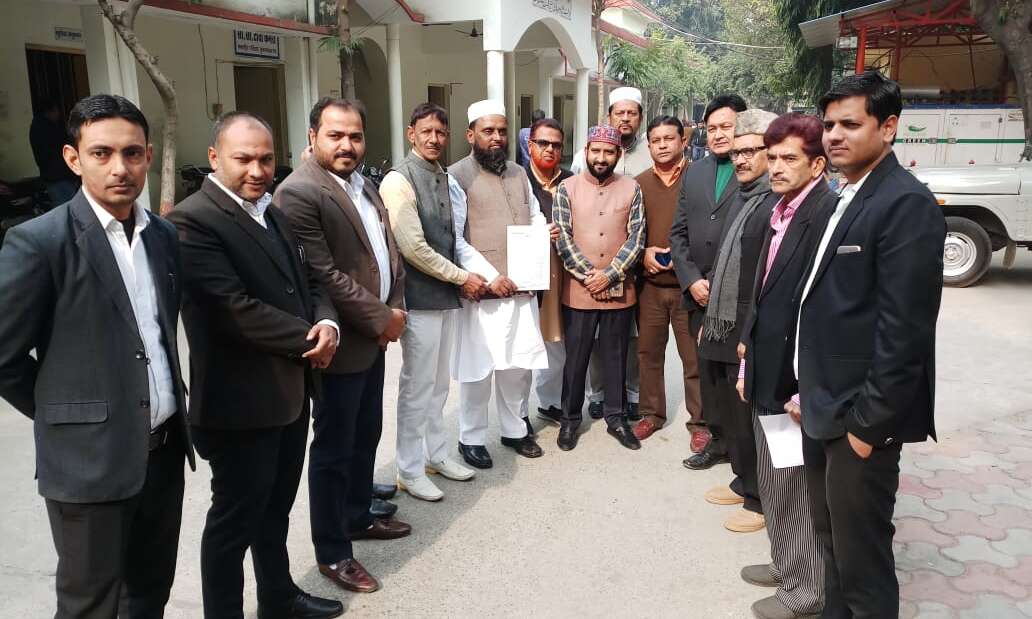 ऑल इंडिया मुत्ताहिदा महाज ने राष्ट्रपति के नाम डीएम को ज्ञापन सौंपा