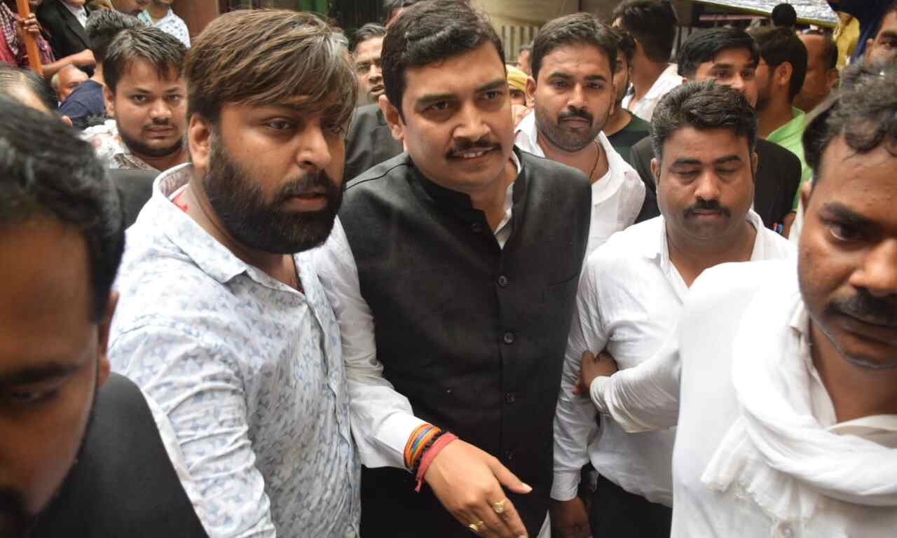 सांसद अतुल राय का अदालत में समर्पण, दुष्कर्म का है आरोप