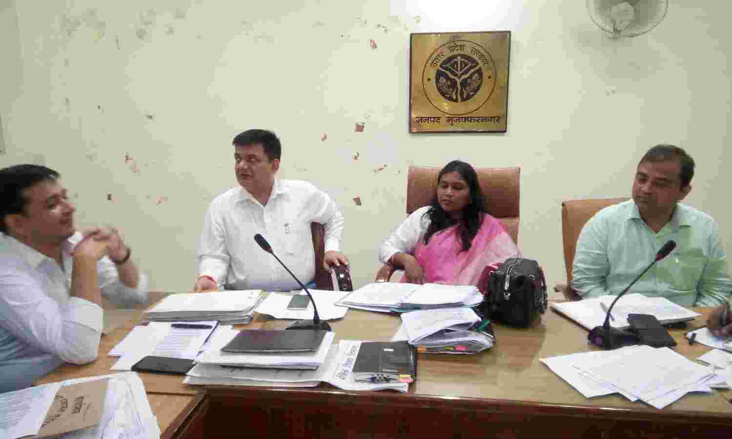 बडे बकायेदारों से अभियान चलाकर वसूली करें  : जिलाधिकारी
