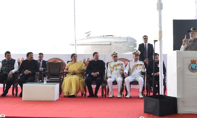 INS कलवारी पनडुब्बी राष्ट्र को समर्पित