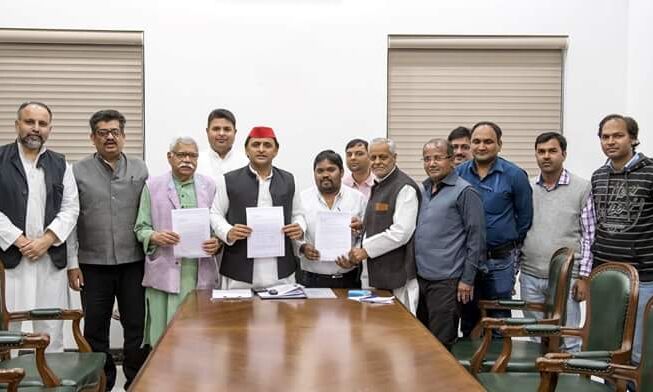 स्कूटर्स इंडिया लिमिटेड आफीसर्स वेलफेयर एसोसिएशन के प्रतिनिधिमण्डल ने अखिलेश यादव से मुलाकात की