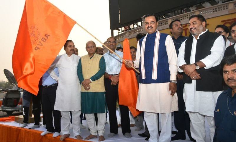 रन फार नेशन दौड़ को उप मुख्यमंत्री केशव प्रसाद मौर्य  ने दिखाई हरी झण्डी